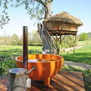 https://domaine-de-suzel.hotels-rhonealpes.com